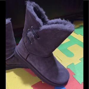 Last one available NIB UGG - Constantine Boot